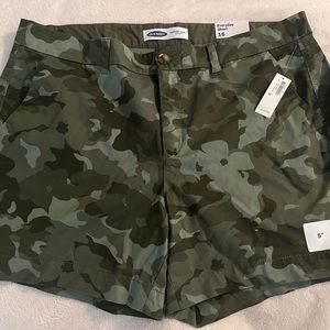 Old navy every day short mid rise size 16 new with tags